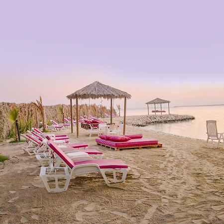 Lagoona Beach Luxury Resort And Spa Manáma Kültér fotó Beach at the resort